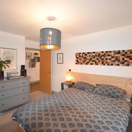 Modern 2 Bedroom Flat In The Stylish Paintworks * בריסטול