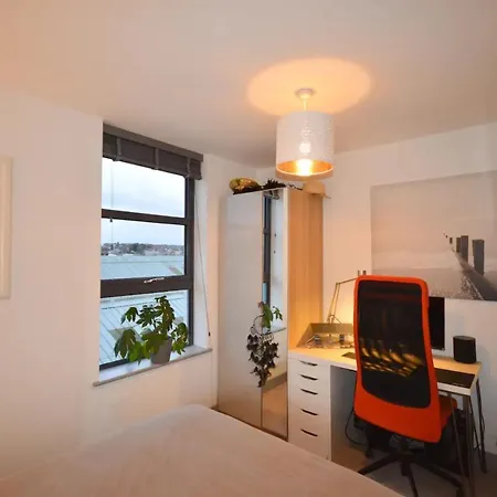 Modern 2 Bedroom Flat In The Stylish Paintworks בריסטול