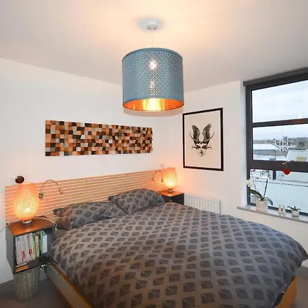 Modern 2 Bedroom Flat In The Stylish Paintworks Apartment Bristol
